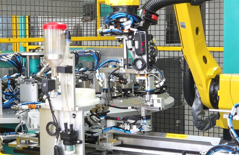 Focusing on Liquid Cooling Server Tubing: Yuanwang Fully Automatic Tube Insertion and Inspection Integrated Machine